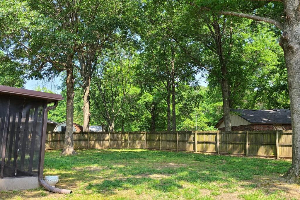 Centrally Located In Rogers And Bentonville! -Private Rooms Exterior photo