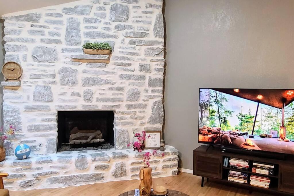 Centrally Located In Rogers And Bentonville! -Private Rooms Exterior photo