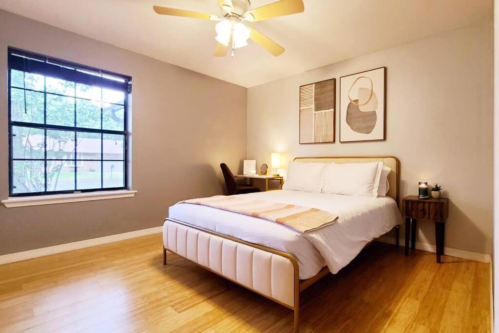 Centrally Located In Rogers And Bentonville! -Private Rooms Room photo